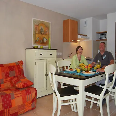 La Closerie Barjac Iii Apartment *